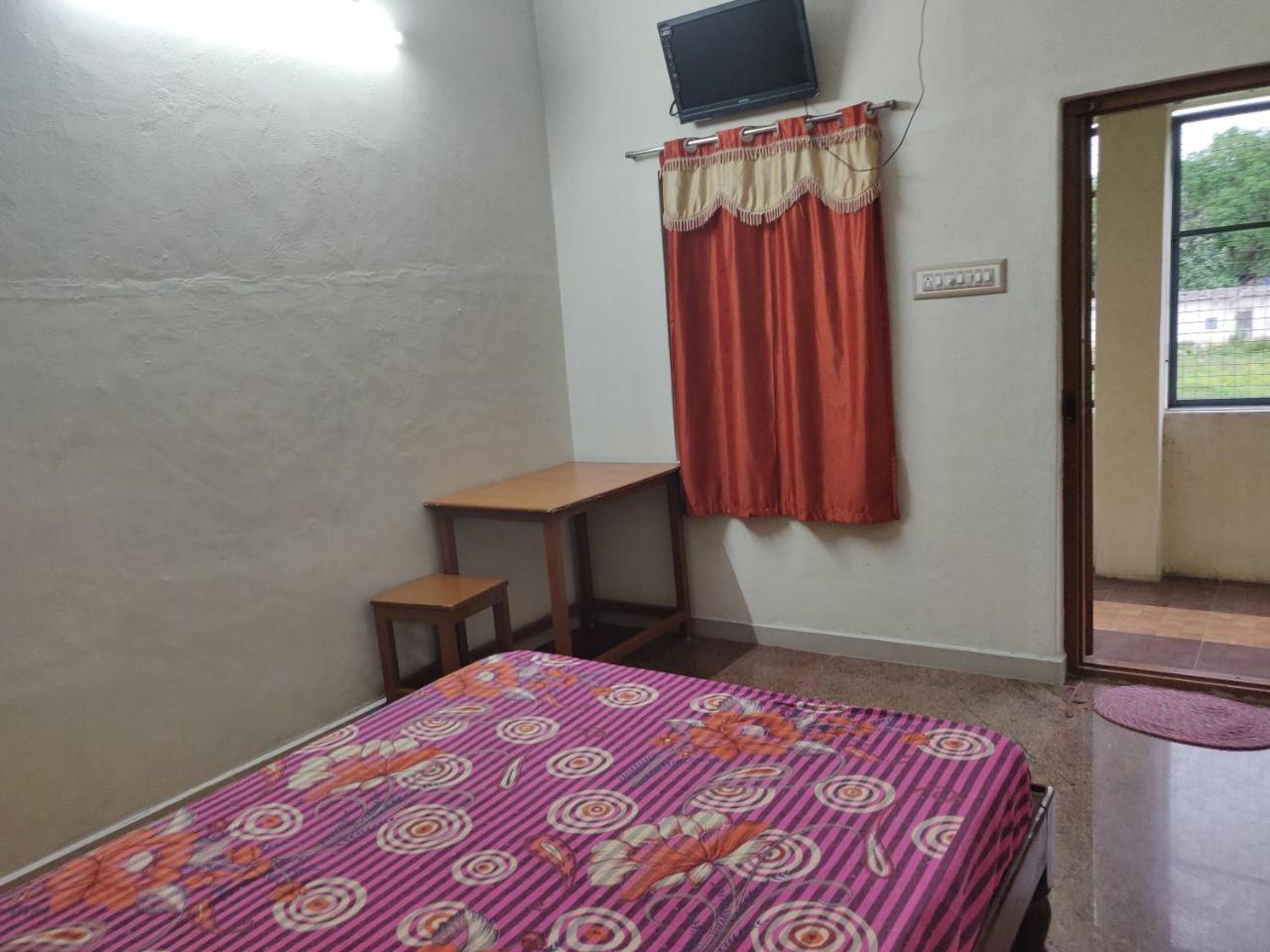Srb Residency Hotell Tiruvannāmalai Exteriör bild