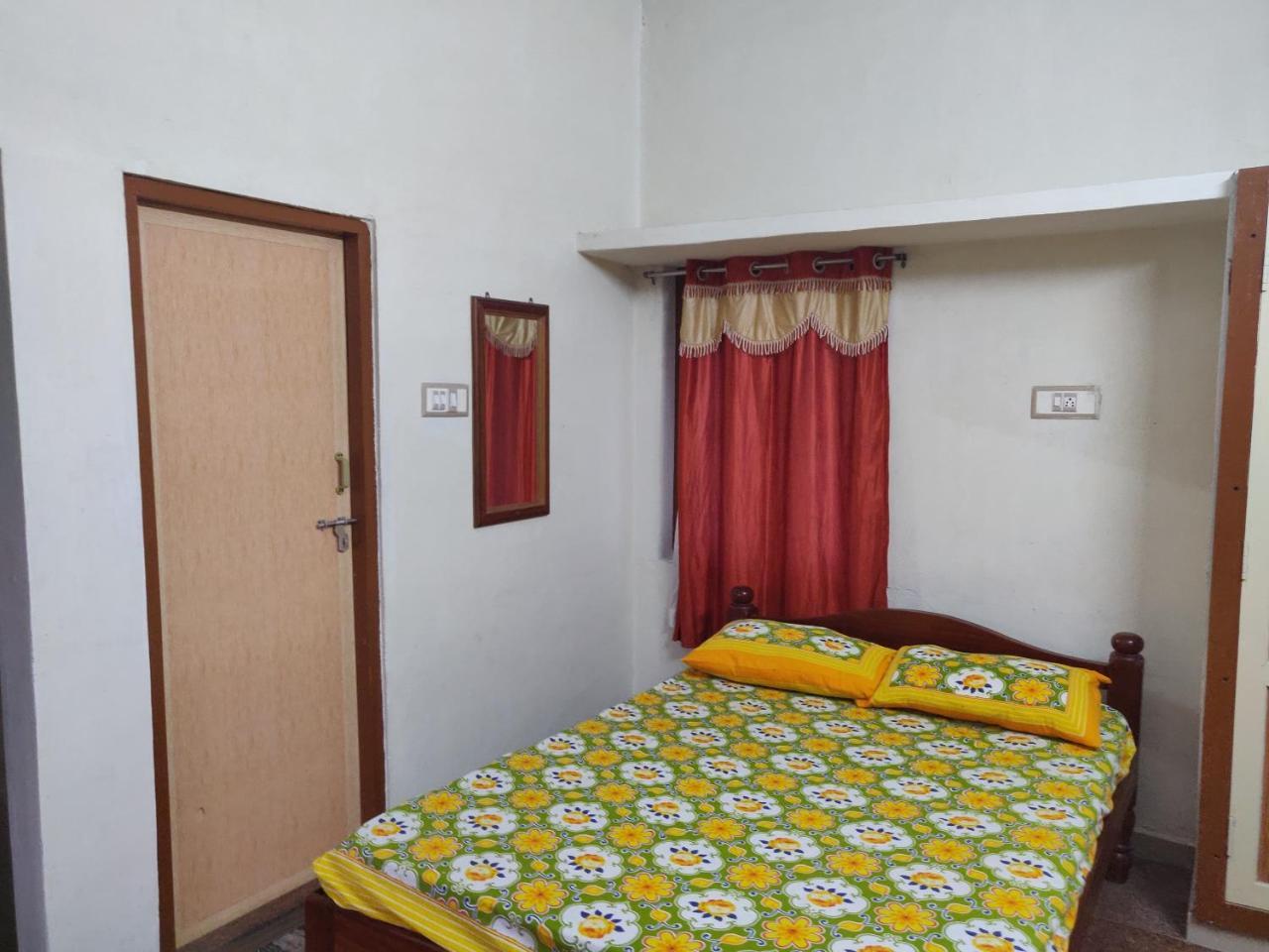 Srb Residency Hotell Tiruvannāmalai Exteriör bild