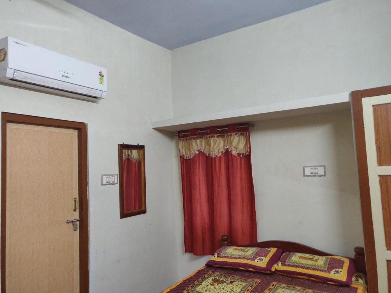 Srb Residency Hotell Tiruvannāmalai Exteriör bild