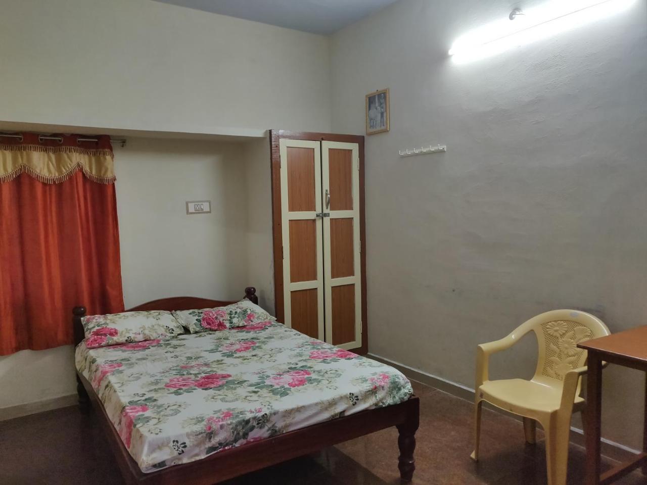 Srb Residency Hotell Tiruvannāmalai Exteriör bild