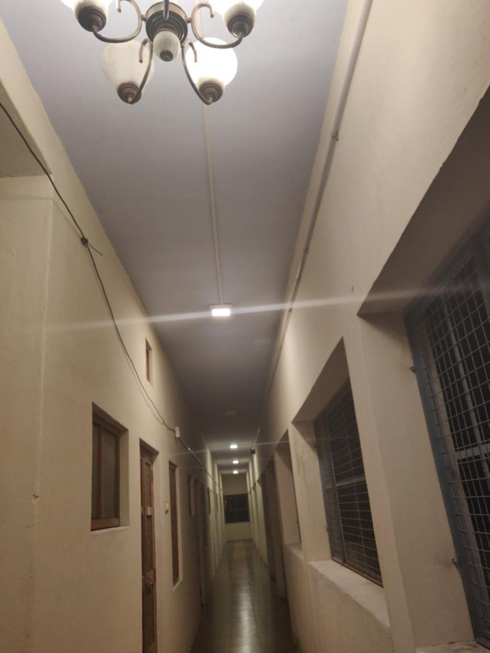 Srb Residency Hotell Tiruvannāmalai Exteriör bild