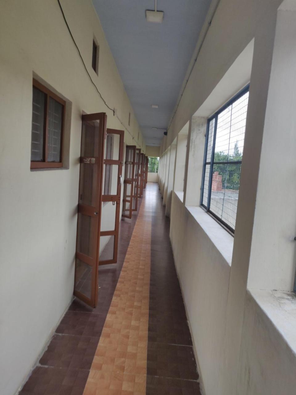 Srb Residency Hotell Tiruvannāmalai Exteriör bild